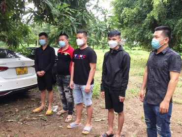 4 đối tượng tìm đường xuất cảnh trái phép và lái xe đưa đón dẫn đường.