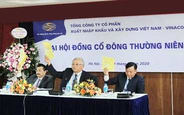 Bàn chủ tọa điều hành Đại hội đồng cổ đông thường niên Tổng công ty cổ phần Vinaconex năm 2020.