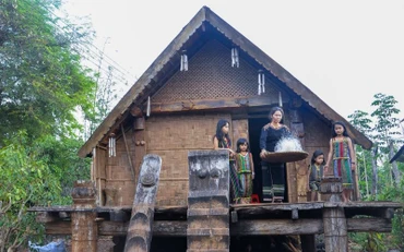 Nhà dài, kiến trúc độc đáo và đặc sắc của người Ê Đê.