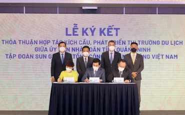 Lễ ký kết giữa tỉnh Quảng Ninh, Sun Group và Vietnam Airlines. 