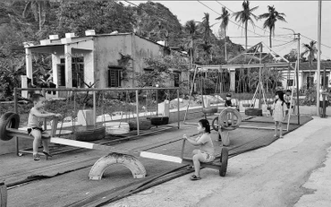 Khu vui chơi Sơn Thủy thu hút các em nhỏ mỗi ngày. 