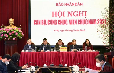 Đoàn chủ tịch chủ trì Hội nghị. (Ảnh: Thành Đạt)
