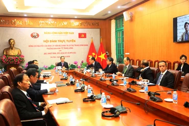 Đồng chí Nguyễn Văn Bình chủ trì tại điểm cầu Việt Nam.