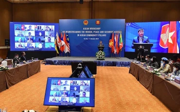 Các đại biểu dự hội thảo.