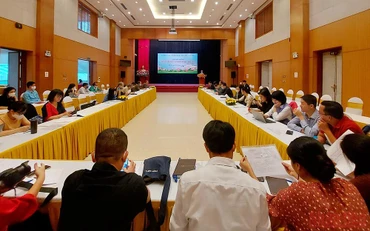 Lớp tập huấn, bồi dưỡng lý luận, phê bình văn học, nghệ thuật. (Ảnh: MAI LỮ)