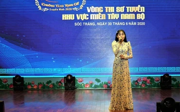 Thí sinh thi diễn vòng sơ khảo tại Sân khấu tổng hợp Trung tâm Văn hóa tỉnh Sóc Trăng.