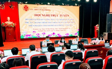 Quang cảnh buổi đối thoại trực tuyến.