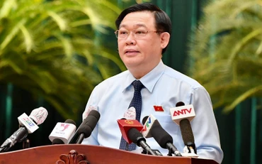 Chủ tịch Quốc hội Vương Đình Huệ phát biểu tại Hội nghị tổng kết công tác Hội đồng nhân dân các tỉnh, thành phố khu vực phía nam năm 2021 và triển khai kế hoạch công tác năm 2022.