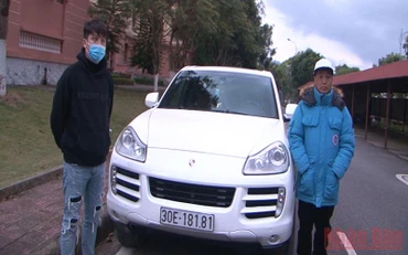 Các đối tượng và tang vật vụ án.
