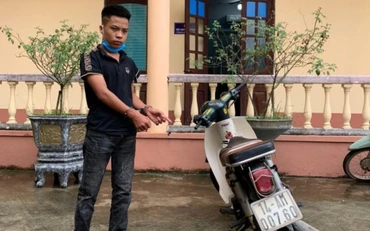 Nguyễn Tiến Dũng tại cơ quan công an.