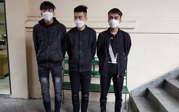 3 trong số các đối tượng tham gia hỗn chiến trên đường phố bị Công an bắt giữ. 