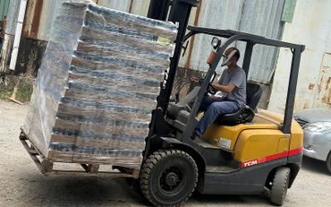 Vận chuyển lô hàng của Pacific Foods xuất khẩu đi Mỹ. (Ảnh Pacific Foods cung cấp)