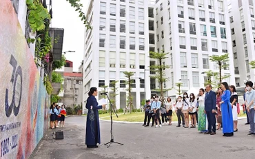 Chủ tịch Liên hiệp các tổ chức hữu nghị Việt Nam Nguyễn Phương Nga phát biểu tại buổi lễ.