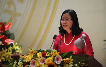 Bí thư Trung ương Đảng, Trưởng Ban Dân vận Trung ương Bùi Thị Minh Hoài phát biểu chỉ đạo tại Đại hội.(Ảnh: Hà Nội mới)