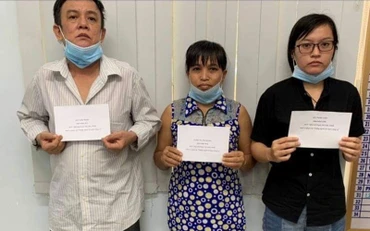 Các đối tượng bị khởi tố về tội chống người thi hành công vụ.