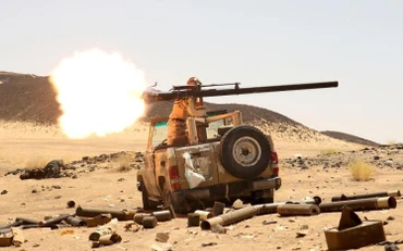 Giao tranh giữa lực lượng chính phủ và quân nổi dậy Houthi ở Yemen. (Ảnh Reuters)