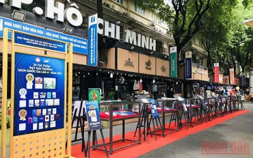 Trưng bày tác phẩm đoạt giải thưởng sách quốc gia lần 4- năm 2021” tại Đường sách thành phố Hồ Chí Minh.