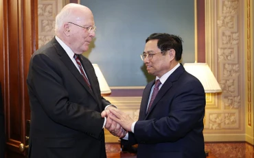 Thủ tướng Phạm Minh Chính gặp Chủ tịch Thường trực Thượng viện Patrick Leahy.