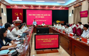 Quang cảnh buổi làm việc.