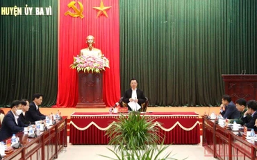 Quang cảnh buổi làm việc, sáng 16/11. (Ảnh: Duy Linh)