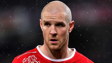 Philippe Senderos bị loại vì phong độ sa sút. (Ảnh: Getty)