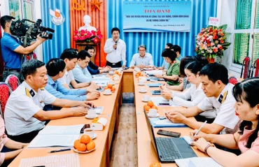 Quang cảnh tọa đàm.