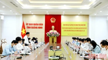 Quang cảnh buổi làm việc của Đoàn giám sát của Quốc hội với tỉnh Quảng Ninh về việc sắp xếp, sáp nhập các đơn vị hành chính cấp huyện, cấp xã.