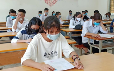 Thí sinh dự tốt nghiệp trung học phổ thông. (Ảnh: Vietnam+)