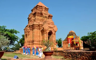 Tháp Pô Sha Inư, TP Phan Thiết là nơi diễn ra các nghi thức chính của Lễ hội Katê của đồng bào Chăm tỉnh Bình Thuận.
