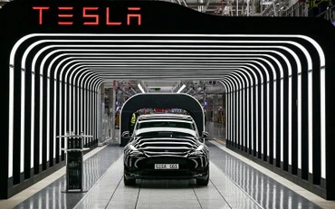 Sự lao dốc của cổ phiếu Tesla diễn ra trong bối cảnh thị trường đầy thách thức đối với nhiều mã cổ phiếu liên quan đến công nghệ. (Ảnh minh họa: Reuters)
