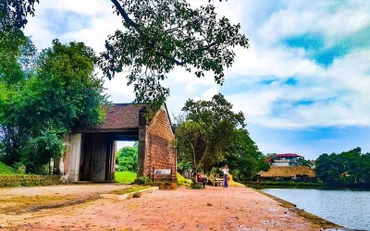 Đường Lâm đến nay vẫn giữ được vẻ đẹp của làng quê Bắc Bộ truyền thống.