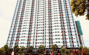 Chung cư HH3-HH4 Đồng Quốc Bình (quận Ngô Quyền) được xây mới với quy mô 1.456 căn hộ đã được bố trí cho dân các khu chung cư cũ đến sinh sống.
