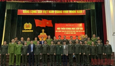 Các đại biểu tham dự hội thảo.