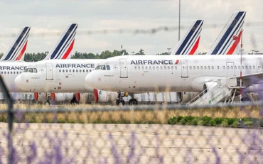 Hoạt động của Hãng hàng không quốc gia Pháp, Air France, giảm 57% trong năm 2020. (Ảnh: SudOuest)