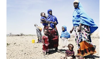 Hạn hán càng làm trầm trọng thêm nạn đói ở Somalia. Ảnh: REUTES