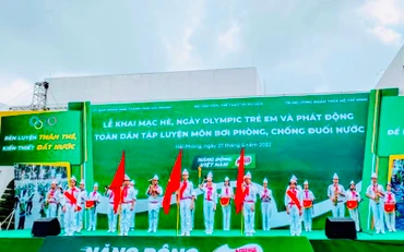 Quang cảnh Khai mạc hè, ngày Olympic trẻ em và phát động toàn dân tập luyện môn bơi, phòng chống đuối nước năm 2022.