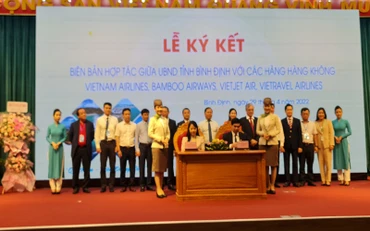 Lễ ký kết hợp tác chiến lược giữa UBND tỉnh Bình Định với các hãng hàng không.