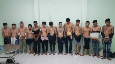 Các đối tượng bị tạm giữ.