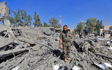Liên quân Arab phá huỷ kho vũ khí của Houthi ở Yemen. (Ảnh: Arab News)