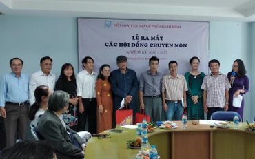 Các thành viên Hội đồng thơ nhiệm kỳ 2020-2025 ra mắt sáng 19-3.