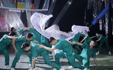 Các nghệ sĩ tham gia tổ khúc múa "Ánh sáng tâm hồn" (Ảnh minh họa).
