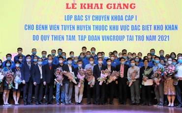 Lễ khai giảng.