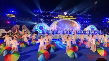 Chương trình nghệ thuật đặc sắc mở màn cho Carnaval Hạ Long 2022.