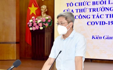 Thứ trưởng Nguyễn Trường Sơn phát biểu tại buổi làm việc.
