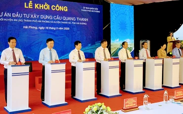 Quang cảnh khởi công cầu Quang Thanh.