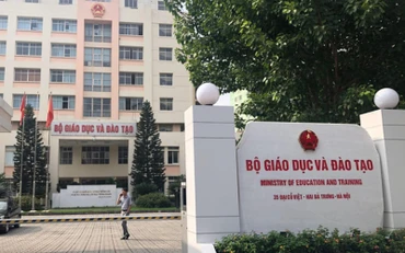 Bộ Giáo dục và Đào tạo yêu cầu gửi thông tin xử lý vụ việc trước ngày 31/5/2022. 