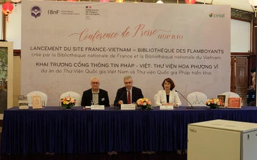 Lễ khai trương thư viện Hoa phượng vĩ.