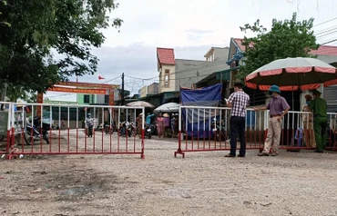 Chốt kiểm soát dịch tễ ở phường Quảng Vinh, thành phố Sầm Sơn.