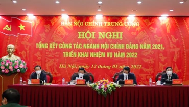 Xây dựng cán bộ ngành nội chính Đảng thật sự liêm chính, bản lĩnh và có dũng khí