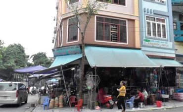 Cửa hàng tàng trữ, kinh doanh trái phép vũ khí thô sơ và công cụ hỗ trợ tại phường Cốc Lếu, TP Lào Cai.